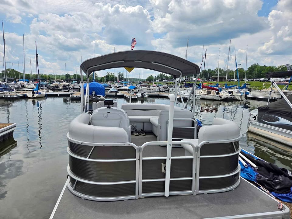 Pontoon boat for sale in Ambler, PA