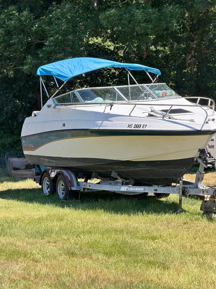 1995 Crownline 225 for sale in West Yarmouth, MA