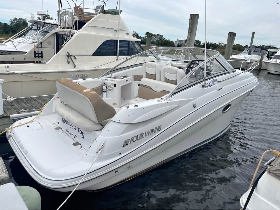 2005 Four Winns 260 for sale in Clinton, CT