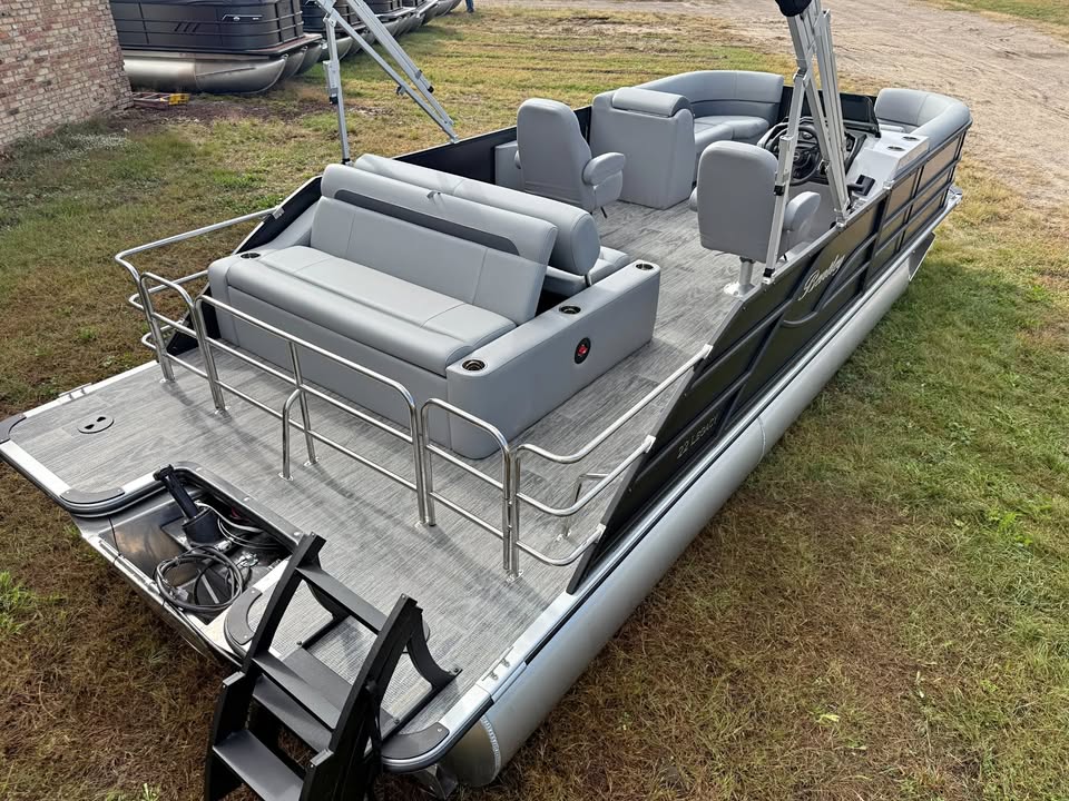 2026 Bentley Legacy 220 Swingback Pontoon for sale in Cedar, MN