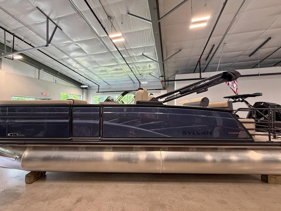 2026 Sylvan L3 ULZ PLATINUM Tritoon 200hp Mercury for sale in Waterford, MI