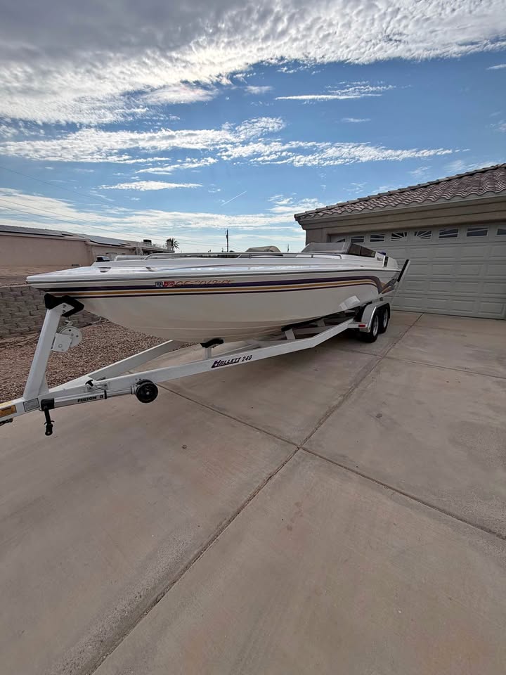Hallett 240 Open Bow for sale in Hesperia, CA