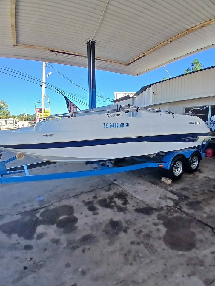 Deck boat for sale in Winnsboro, TX
