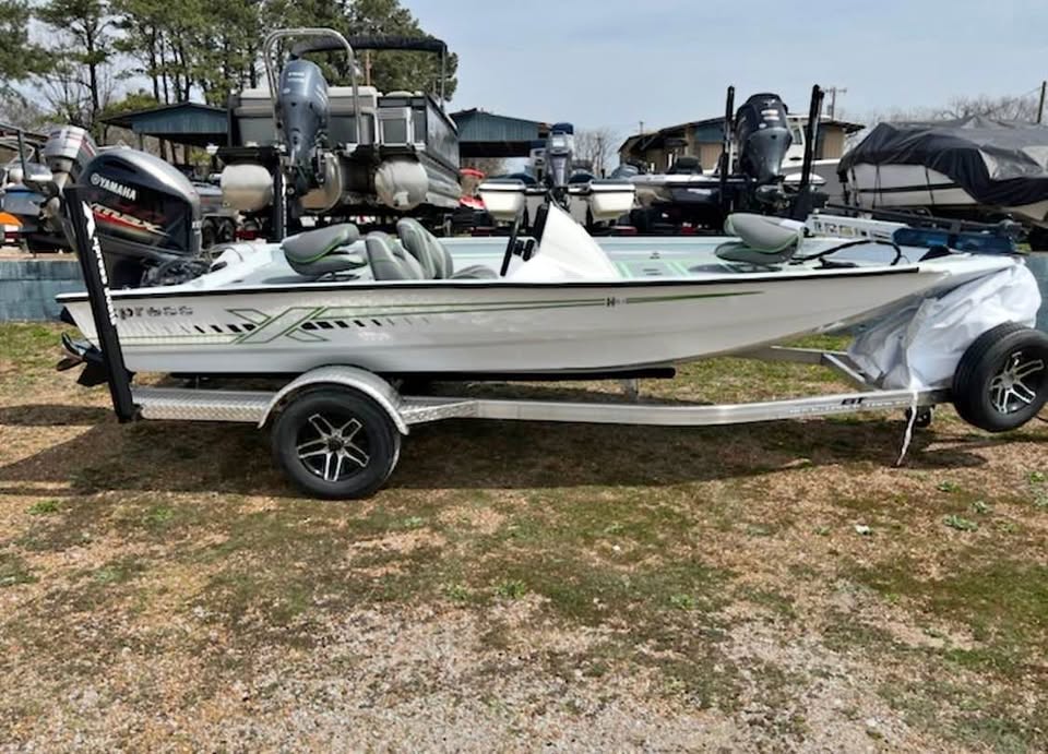 2022 Xpress H-18C for sale in Lebanon, TN