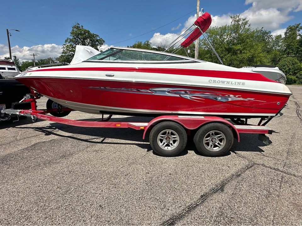 2005 Crownline 202 br bowrider for sale in Cincinnati, OH