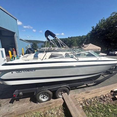 2004 Cobalt Boats 246 for sale in Greentown, PA