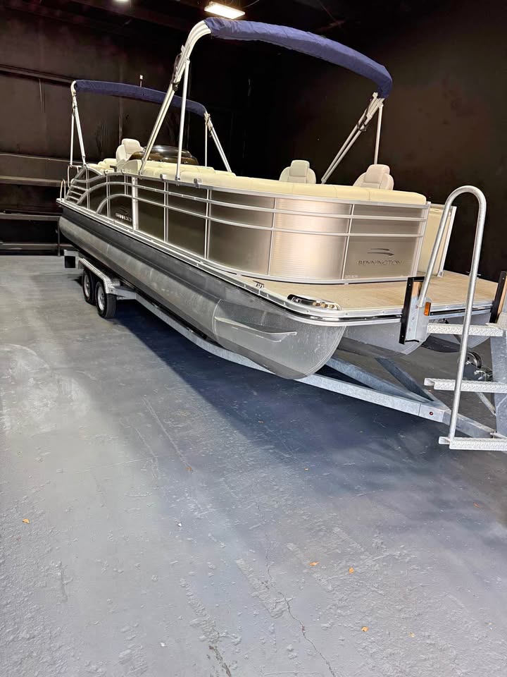 2015 Bennington Pontoons 2575 rcw r series tritoon w/ yamaha 250 sho v max for sale in Cartersville, GA