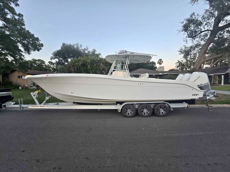 2007 hydrasport 3300 cc triple verado 300s for sale in St Petersburg, FL