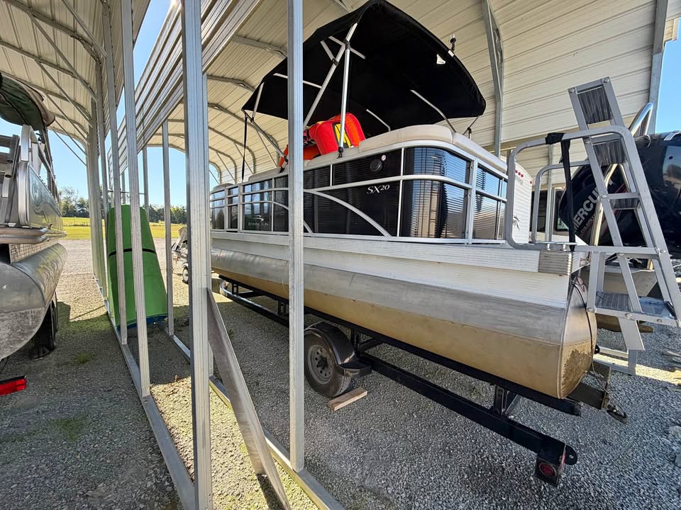 Bennington SX20 Pontoon Boat for sale in Shelbyville, KY