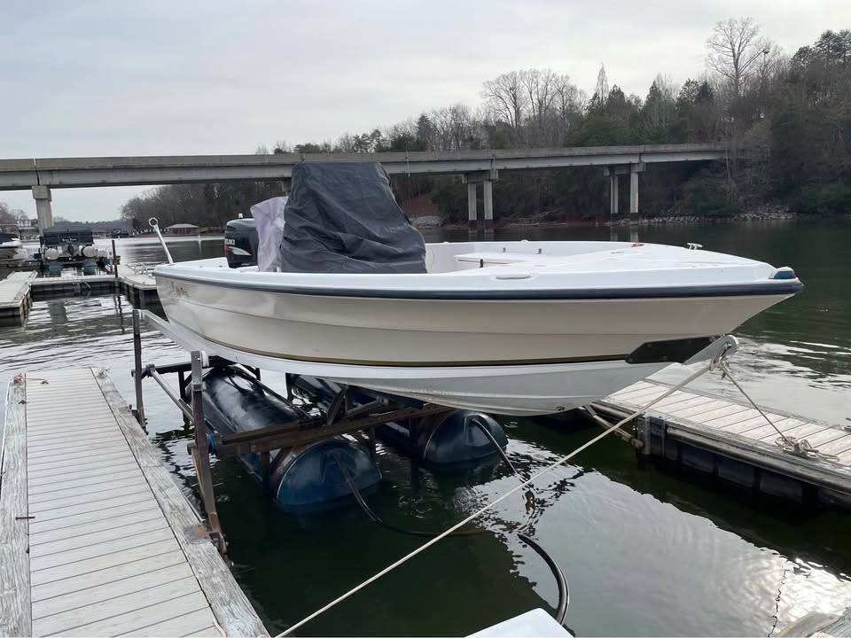 22' Bay Boat. 2007 Century w/ 200 Four Stroke Suzuki, Trailer for sale in Lake Norman
