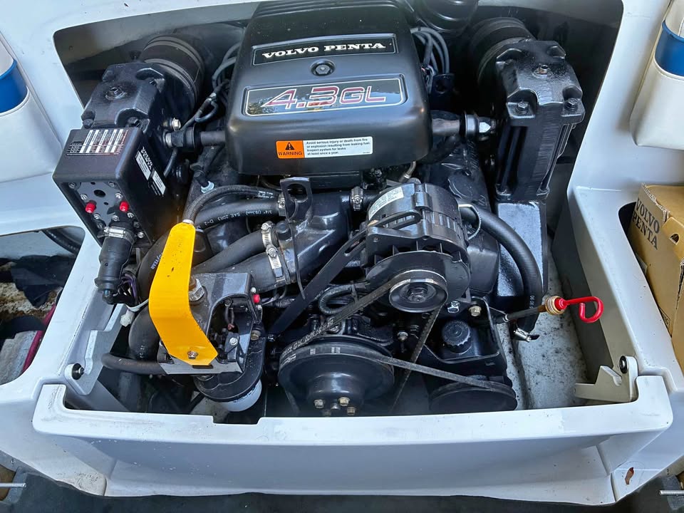 2002 Four winns 18 foot horizon with trailer for sale in Hudson, OH