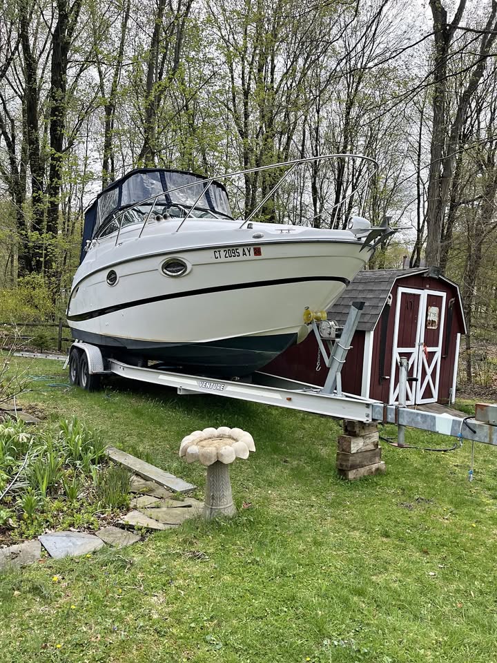 2002 Maxium Cuddy Cabin for sale in Trumbull, CT