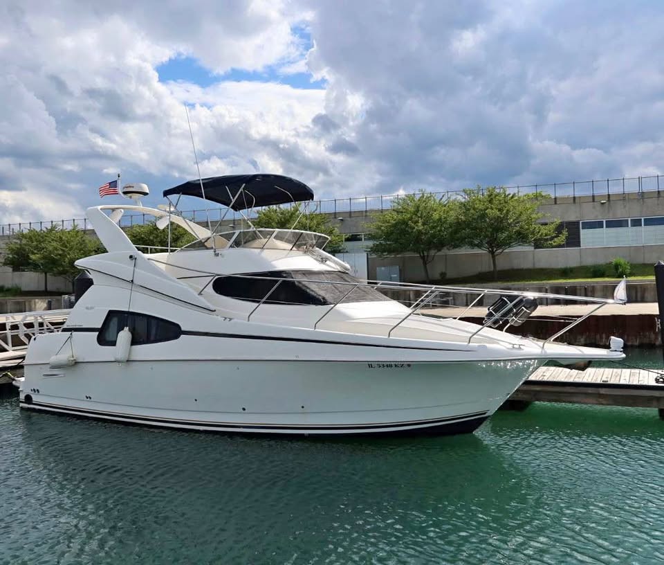 Silverton 330 Flybridge for sale in Chicago, IL