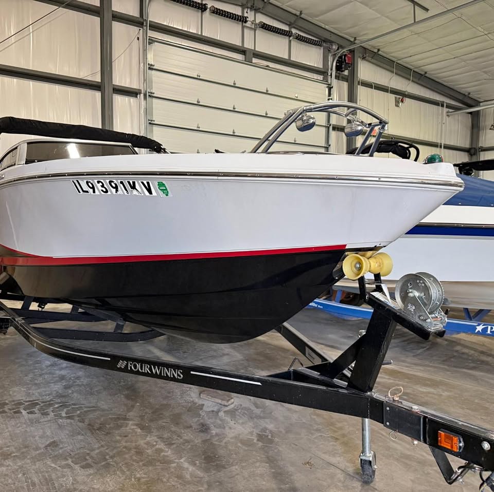 2017 Four Winns 200H Signature 20' Bow Rider for sale in Antioch, IL