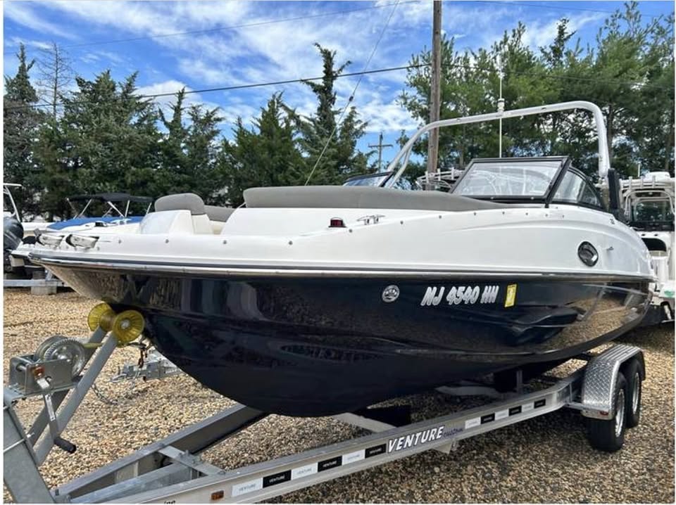 2016 Bayliner 215 Deck Boat for sale in Toms River, NJ