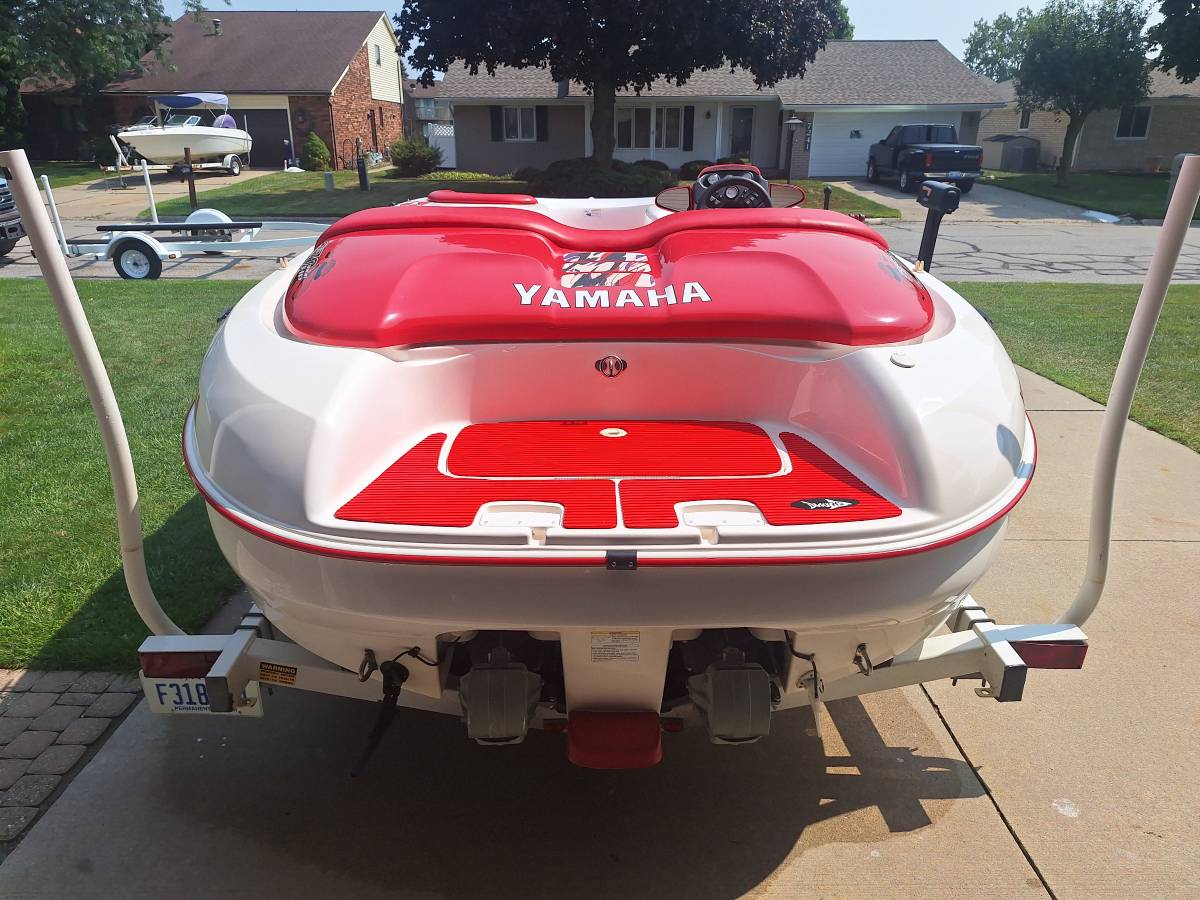 1998 yamaha exciter 270 for sale in Algonac