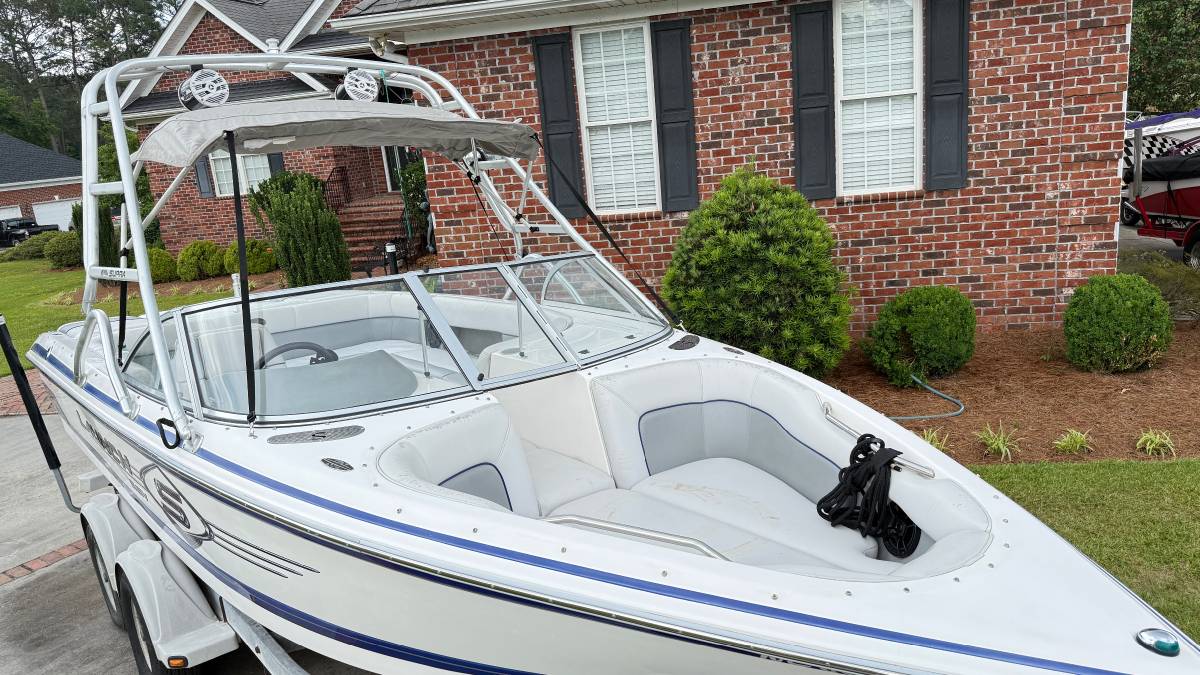 Supra Launch SSV Wakeboard Ski boat for sale in Whiteville