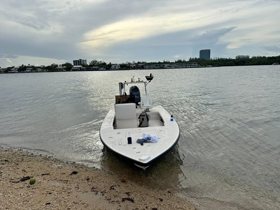 1992 Lake and Bay boca grand 21 for sale in North Miami, FL