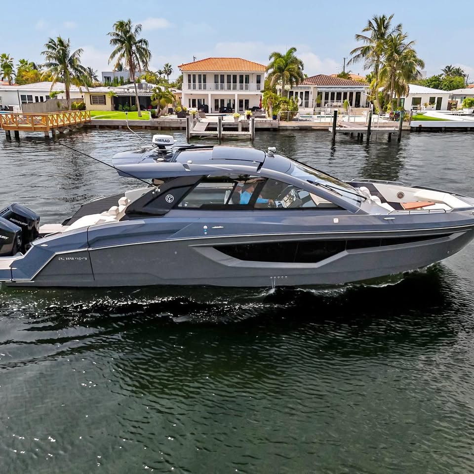 2023 Cruisers Yachts 42 GLS OB for sale in Miami, FL