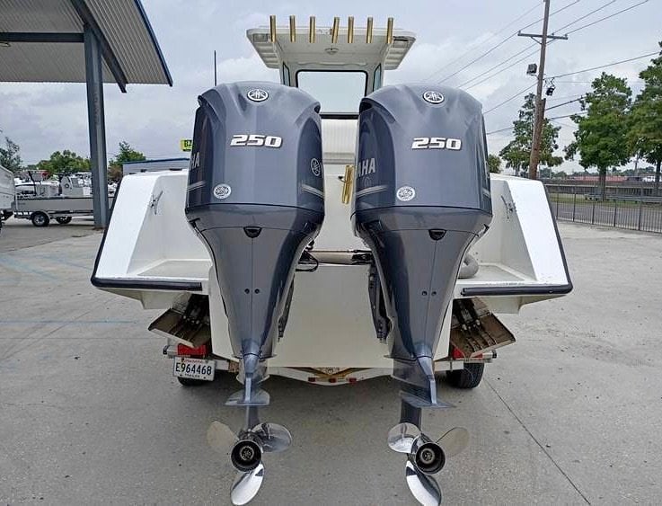 2005 Custom Aluminum 32 Center Console for sale in Marrero, LA