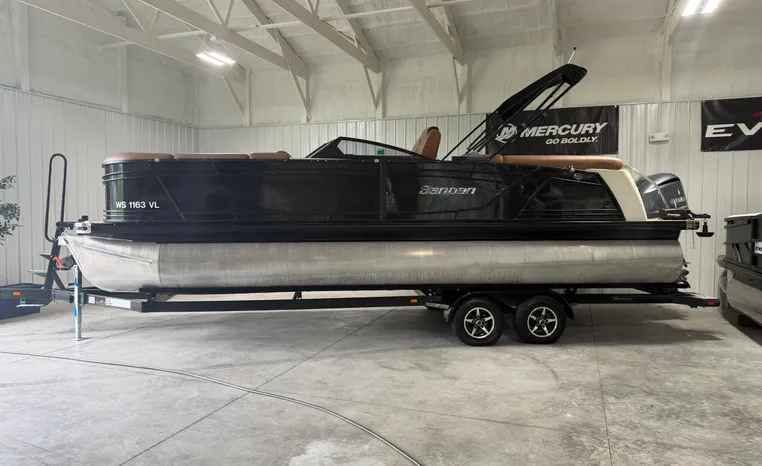 2018 GODFREY SAN PAN 2500 ULC 300HP/382HRS for sale in Round Lake, IL