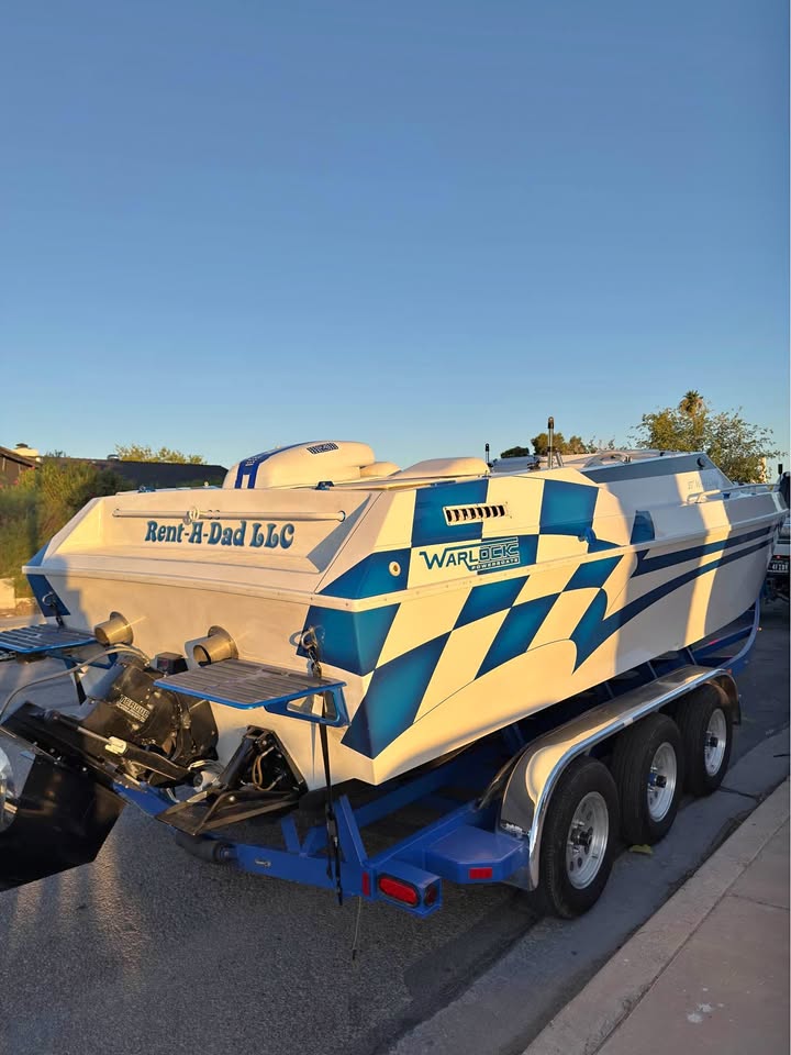 2000 Warlock Powerboats World Class 27’ for sale in Las Vegas, NV