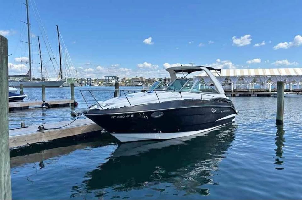 2013 Monterey 2800 2800 scr with mercuiser 8.2 for sale in Old Saybrook, CT