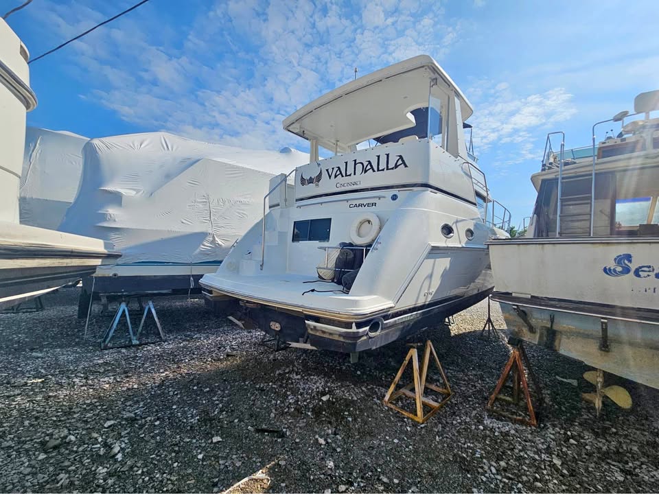 2003 Carver 356Y for sale in Cincinnati, OH