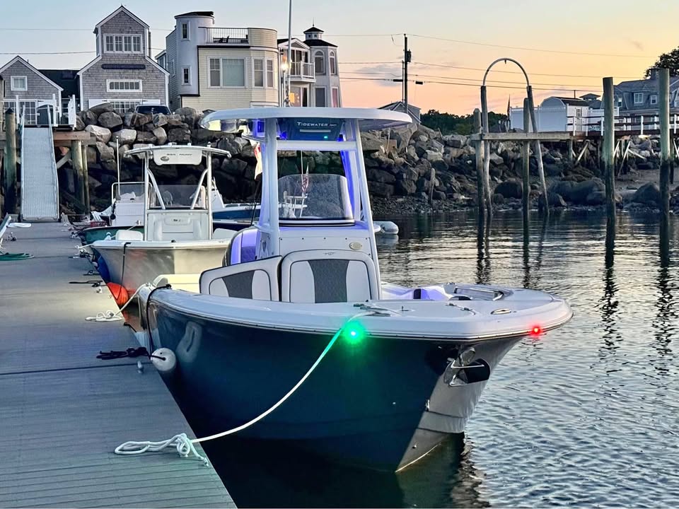 Tidewater 232 LXF (2019) 149 hours Yamaha 250 for sale in Rye, NH