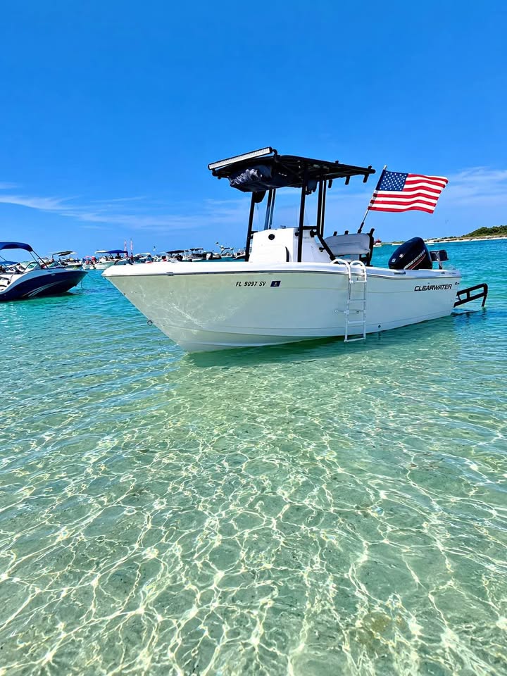 2021 Clearwater center console 2200 150 Suzuki four stroke Runs great for sale in Largo, FL