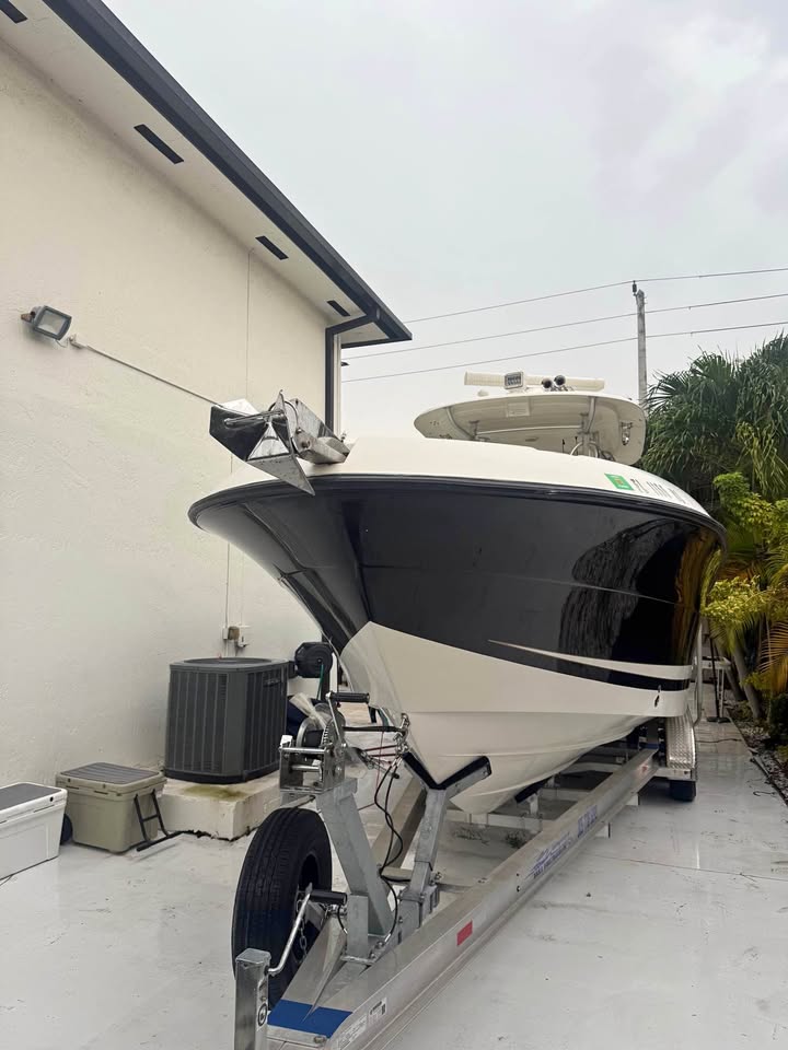 Hydra sport 29cc vector Center Console Boat with Twin Yamaha 250 Outboards for sale in Miami, FL