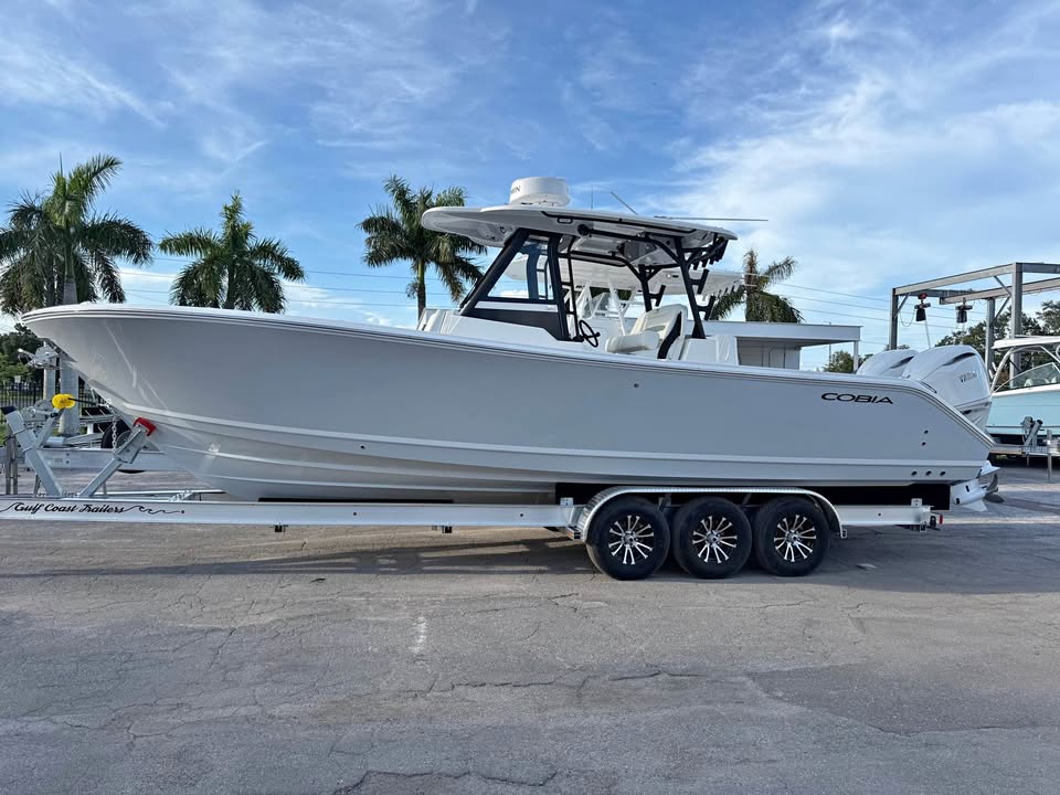 2027 Cobia 305cc for sale in Largo, FL
