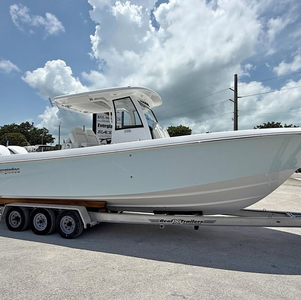 2027 Everglades 315 Center Console for sale in Key Largo, FL