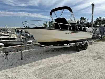 2014 Boston-Whaler 190 Montauk