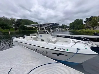 2000 Glacier Bay 260 canyon Runner Catamaran, Center console