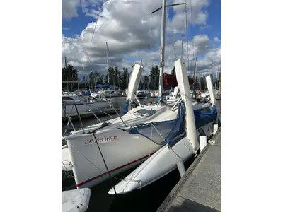 27' Corsair F27
