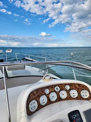2005 Larson 330 cabrio