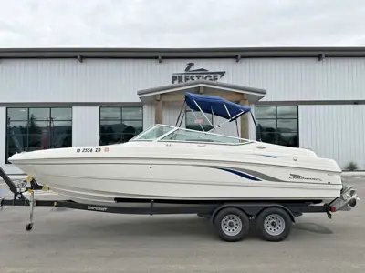2000 Chaparral 240 SSI