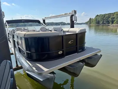 2024 Crest Classic LX 220 tritoon - 150 HP