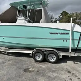 2020 Twin Vee 240 GFX
