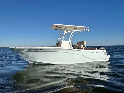 2016 SeaFox Commander 226