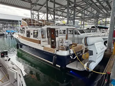 2021 Ranger Tugs R-31 CB