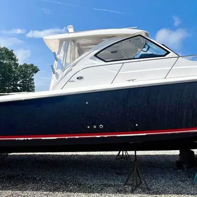 2017 Pursuit os 355