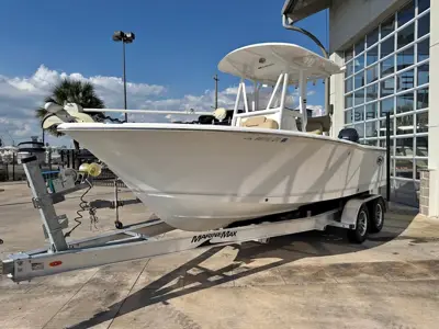2017 Sea hunt 225 ultra