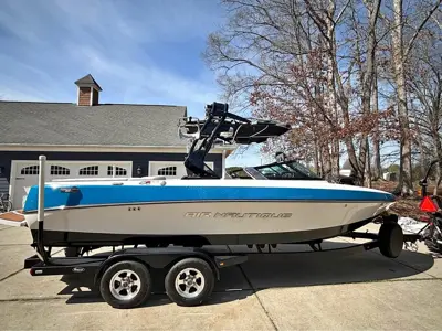 2012 Air Nautique 226