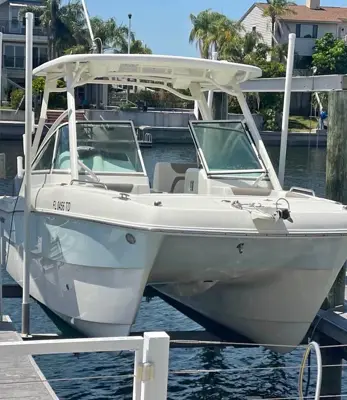 World Cat 230DC Dual Console Catamaran 23’ - engines only have 40 hours