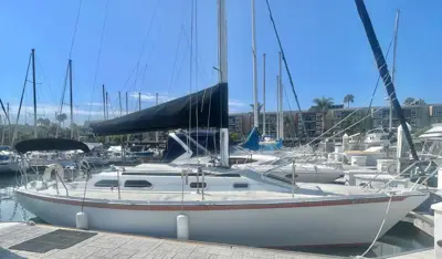 33 Ericson 1982 Ron Holland designed performance cruiser