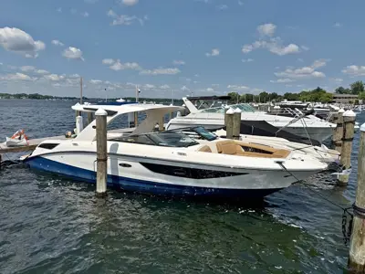2021 Sea Ray 350 SLX