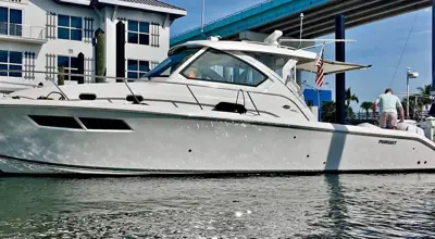 2019 Pursuit 355 OS
