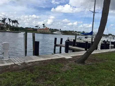Marina/boat slip near kiki